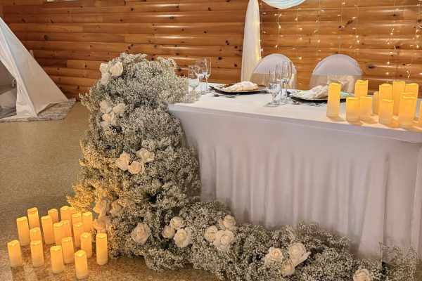 mariage-table-honneur-fleurs